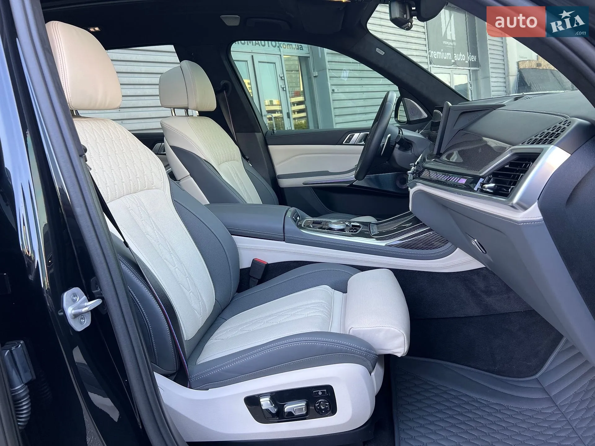 2025 BMW X7 - мініатюра 36