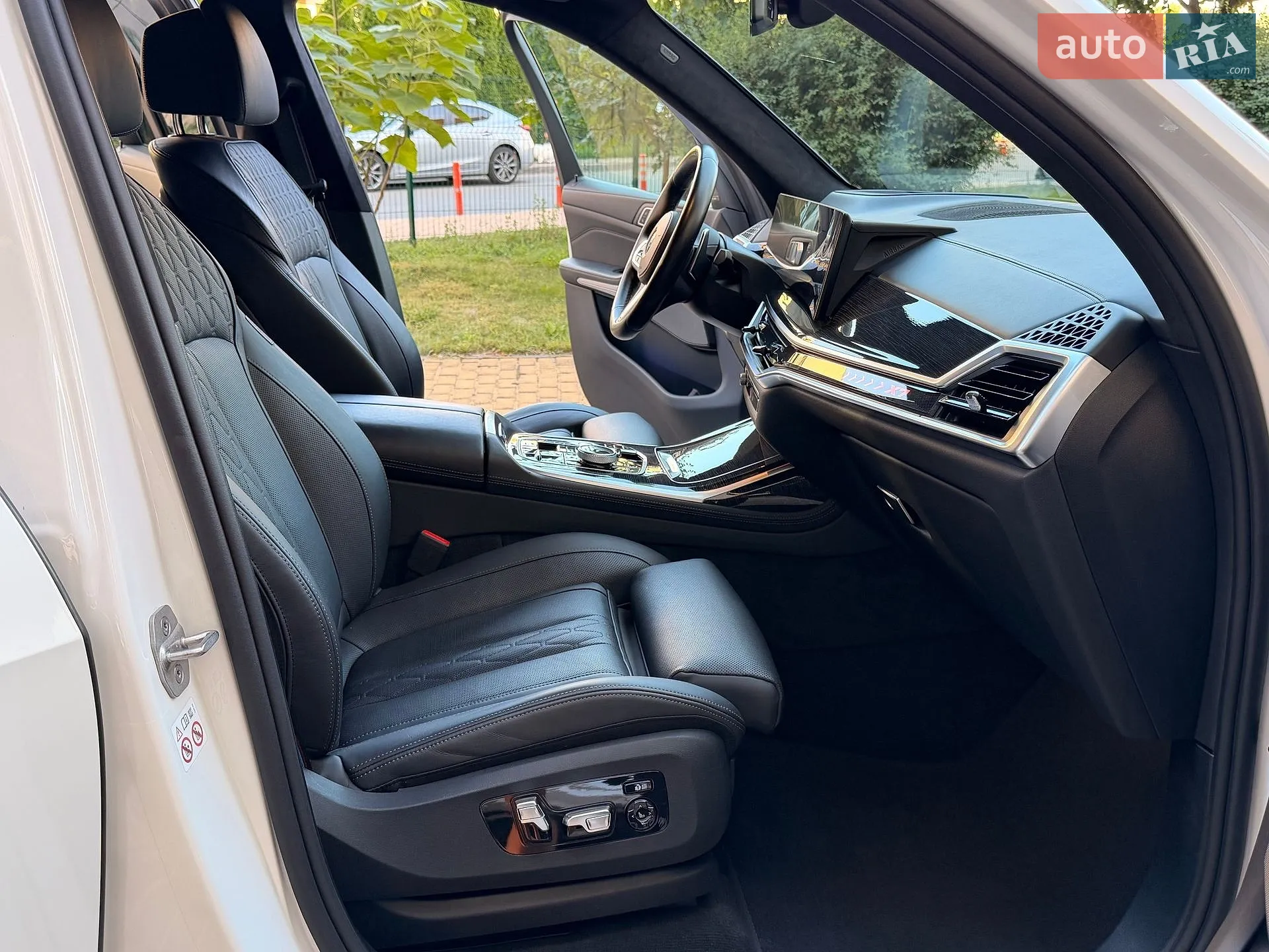 2023 BMW X7 - мініатюра 37