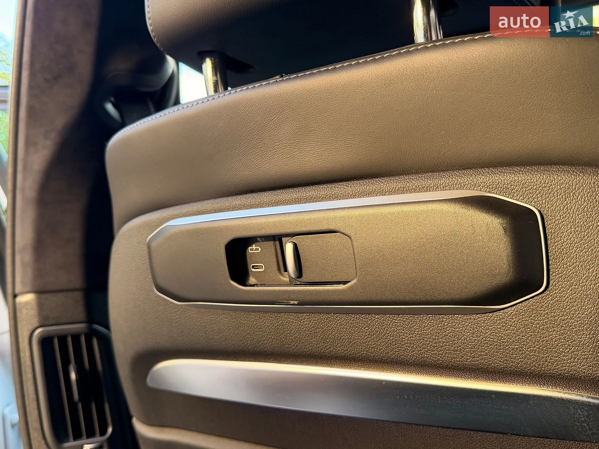 2023 BMW X7 - мініатюра 46