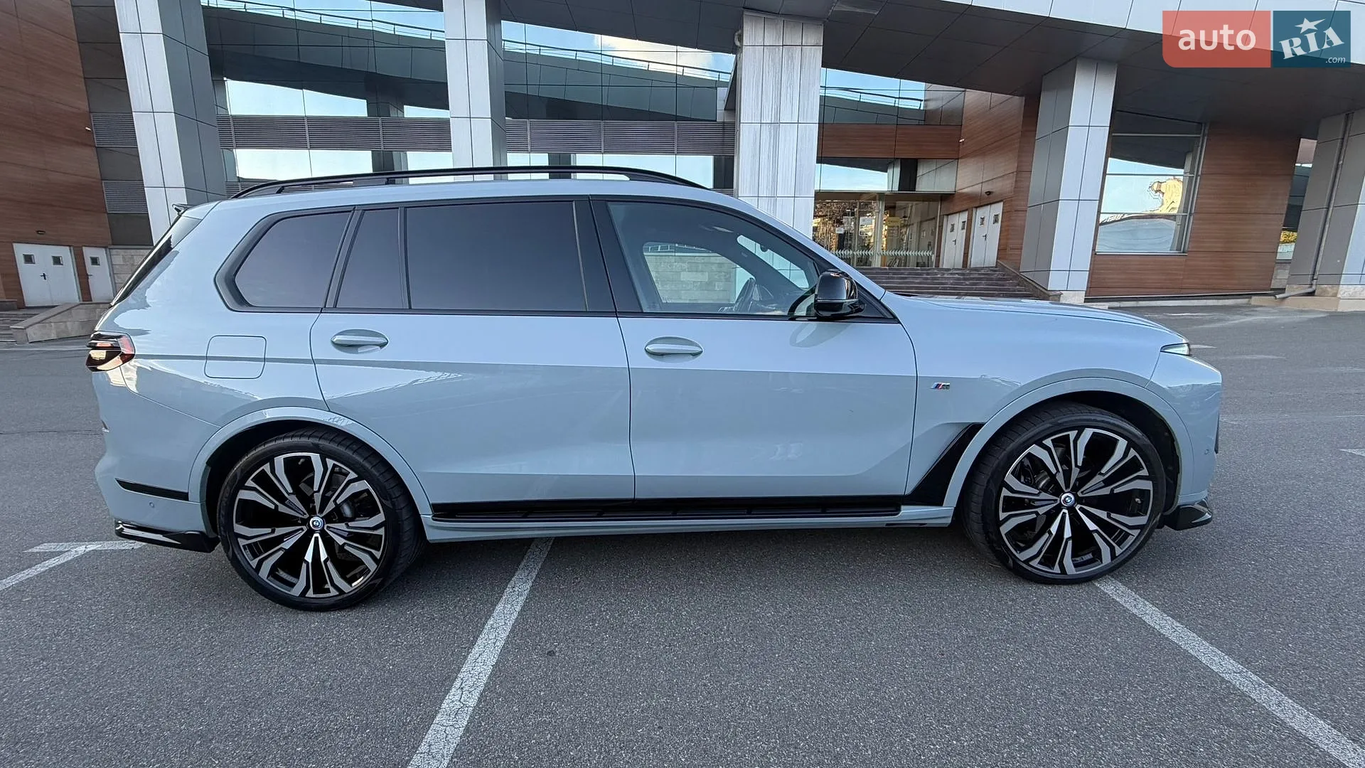 2022 BMW X7 - мініатюра 3