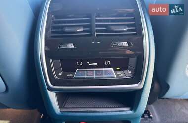 Позашляховик / Кросовер BMW XM 2023 в 
