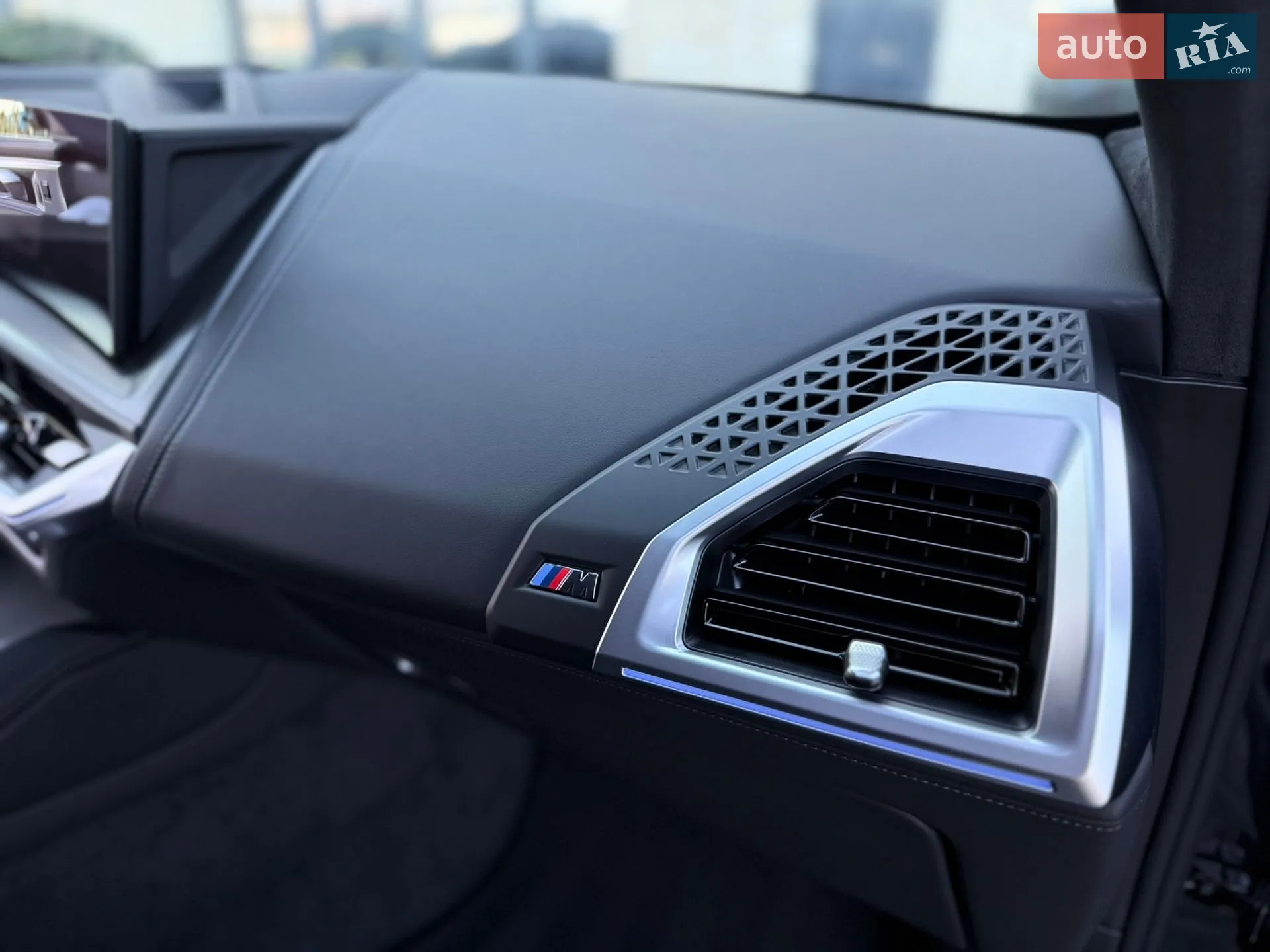 2025 BMW XM - мініатюра 102