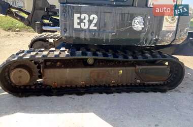 Миниэкскаватор Bobcat E32 2011 в 