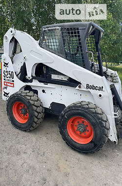 Минипогрузчик Bobcat S250 2005 в 
