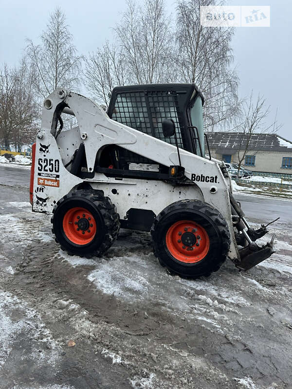 Минипогрузчик Bobcat S250 2005 в 