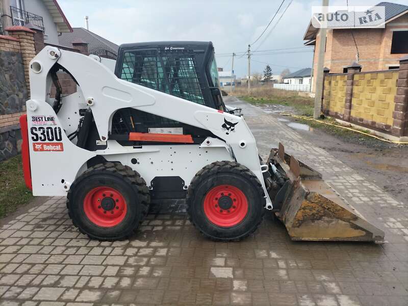 Фронтальный погрузчик Bobcat S300 2010 в Луцке фото 11 Фронтальный погрузчик Bobcat S300 2010 в Луцке