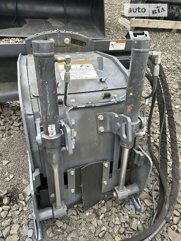 Фреза дорожная Bobcat S300 2010 в Луцке