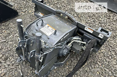 Фреза дорожная Bobcat S300 2010 в Луцке