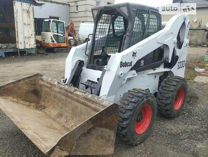 Минипогрузчик Bobcat S330 2010 в 