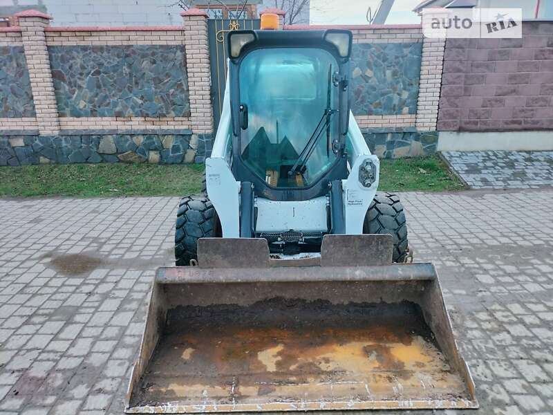 Фронтальный погрузчик Bobcat S750 2011 в Луцке