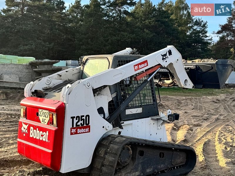 Минипогрузчик Bobcat T250 2004 в Маневичах фото 5 Минипогрузчик Bobcat T250 2004 в Маневичах