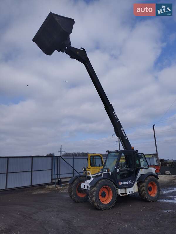 Телескопический погрузчик Bobcat T3071 2003 в Тернополе