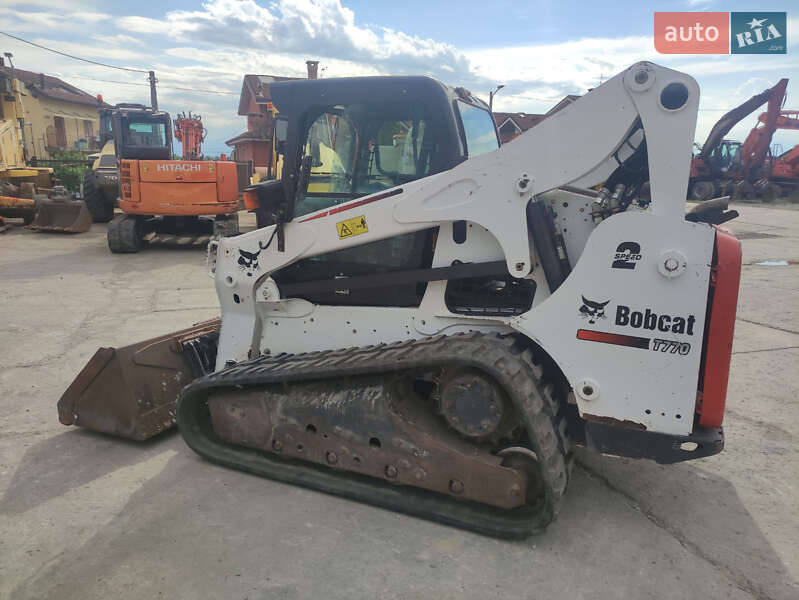 Міні-вантажник Bobcat T740 2015 в Луцьку