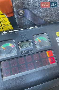 Гусеничный экскаватор Bobcat X337 2005 в 