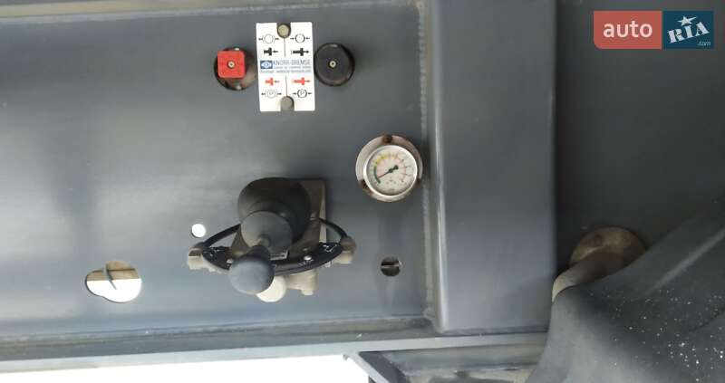 Зерновоз - полуприцеп Bodex KIS 3W-A 2008 в Александрие