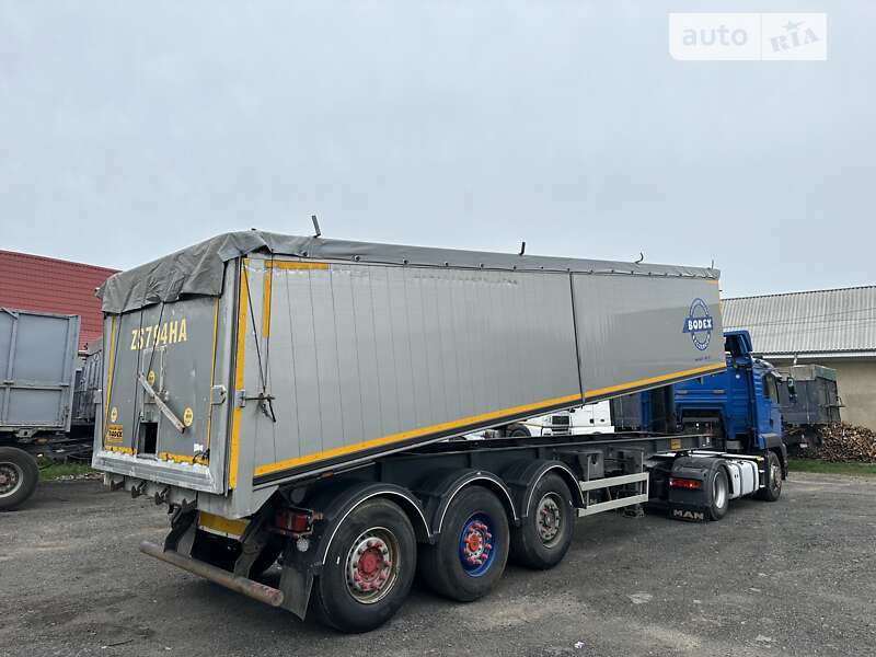 Самоскид напівпричіп Bodex KIS 3W-A 2011 в Гайвороні