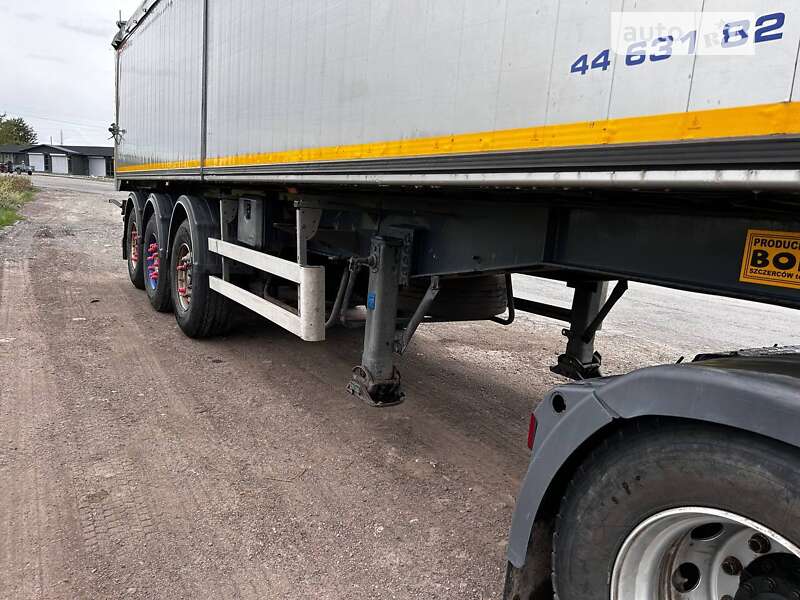 Самоскид напівпричіп Bodex KIS 3W-A 2011 в Гайвороні