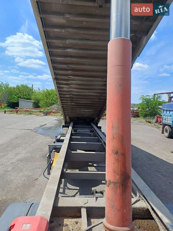 Самосвал полуприцеп Bodex KIS 3W-A 2006 в Кривом Роге