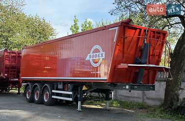 Самосвал полуприцеп Bodex KIS 3W-A 2012 в 