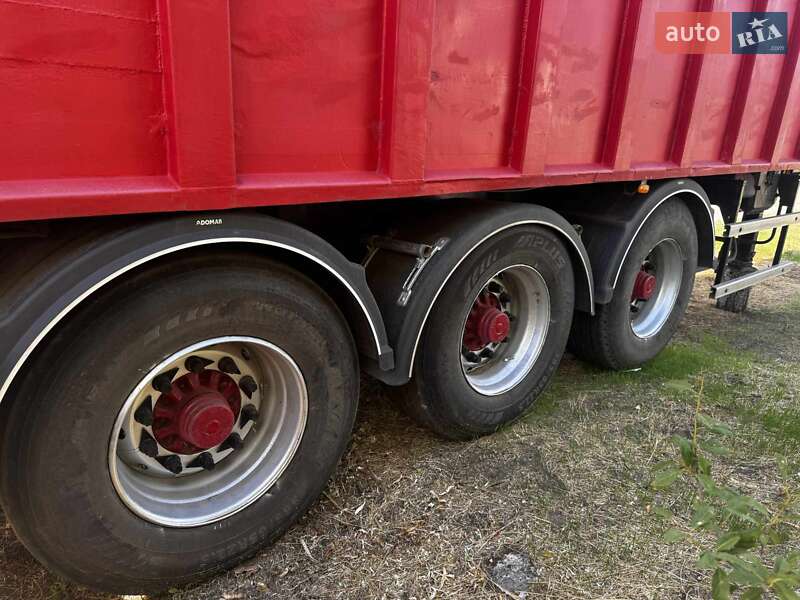 Самоскид напівпричіп Bodex KIS 3W-A 2005 в Миколаєві