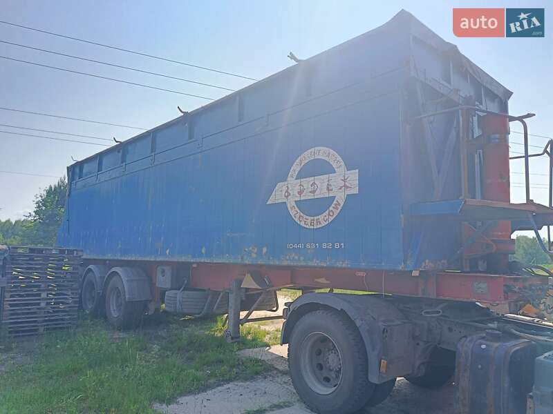 Зерновоз - полуприцеп Bodex KIS 3W-A 2010 в Макарове