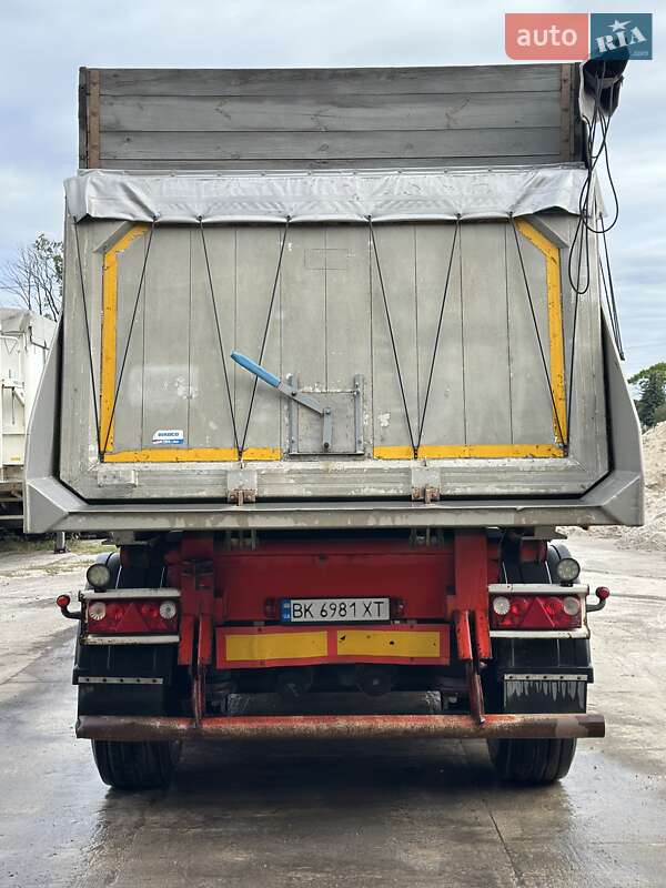 Самосвал полуприцеп Bodex KIS 3W-A 2011 в Остроге