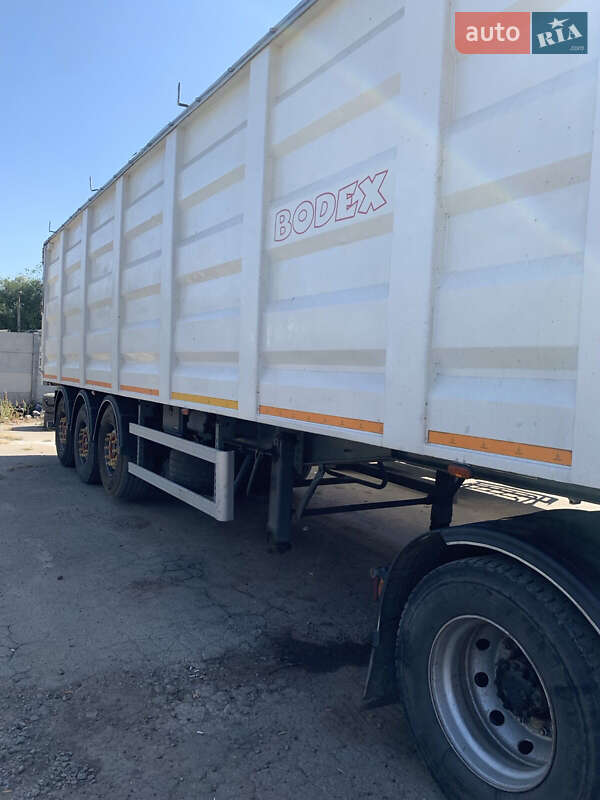 Самосвал полуприцеп Bodex KIS 3W-S 2009 в 