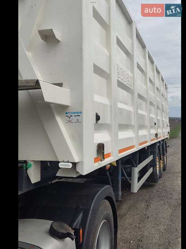 Самоскид напівпричіп Bodex KIS 3W-S 2009 в Миколаєві