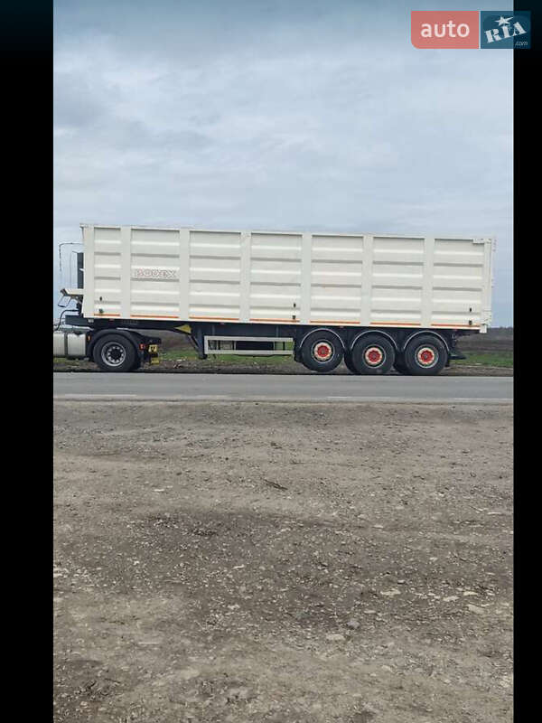 Самоскид напівпричіп Bodex KIS 3W-S 2009 в Миколаєві