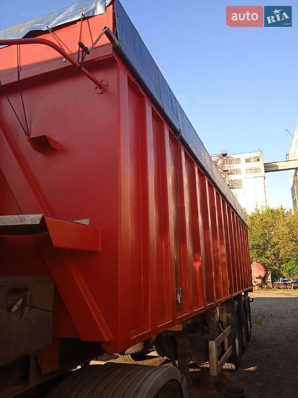 Самосвал полуприцеп Bodex KIS 3W 2004 в Могилев-Подольске