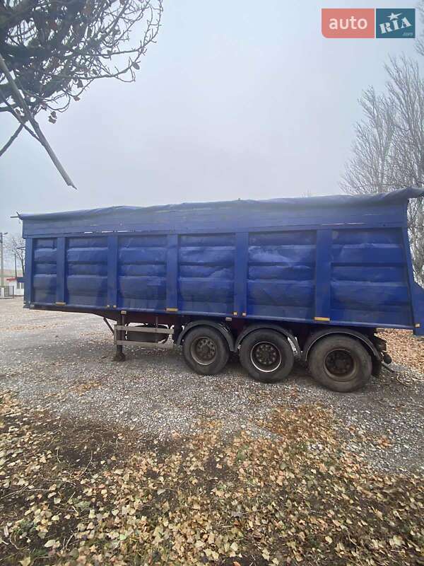 Самоскид напівпричіп Bodex KIS 3W 2008 в Дніпрі