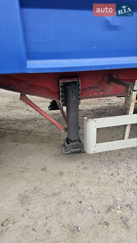 Самоскид напівпричіп Bodex KIS 3W 2007 в Дніпрі