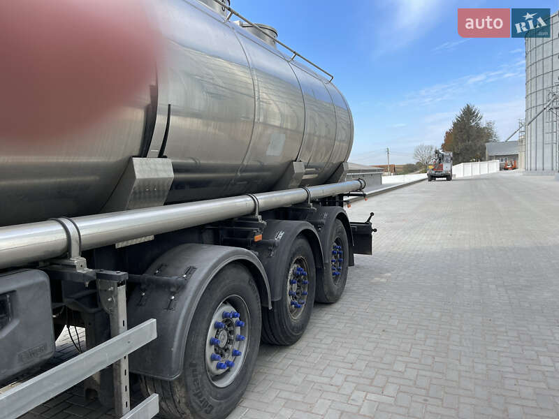 Цистерна Bodex KIS 2006 в Чорткове