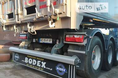 Зерновоз - напівпричіп Bodex KIS 2022 в Сумах