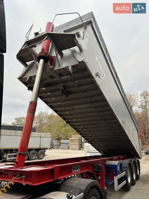 Самосвал полуприцеп Bodex KIS 2004 в Днепре