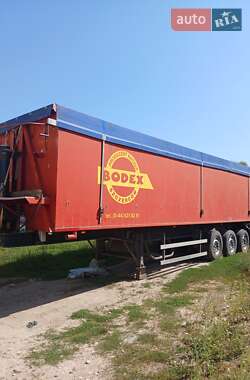 Зерновоз - напівпричіп Bodex Kiss 33 2002 в Тернополі