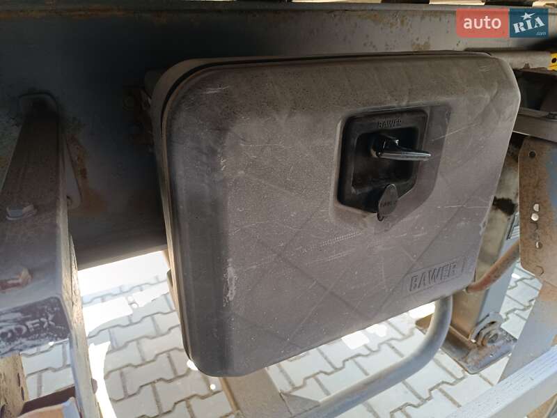 Самосвал полуприцеп Bodex Kiss 33 2004 в Одессе