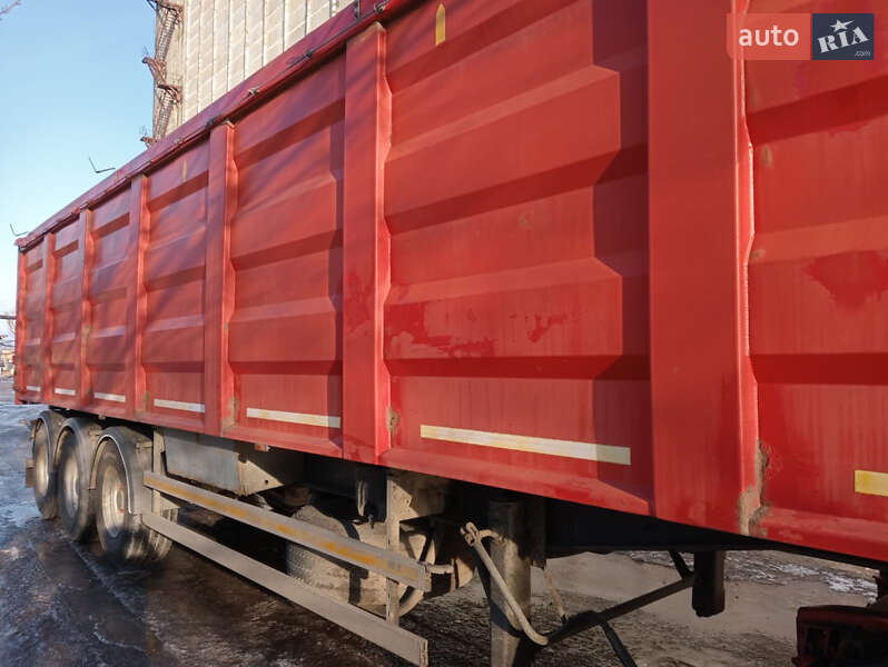 Зерновоз - напівпричіп Bodex Kiss 1998 в Дніпрі