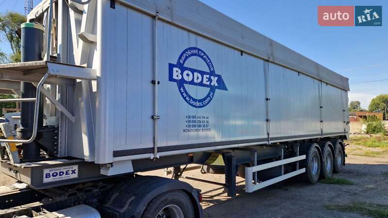 Зерновоз - напівпричіп Bodex Kiss 2008 в Дніпрі