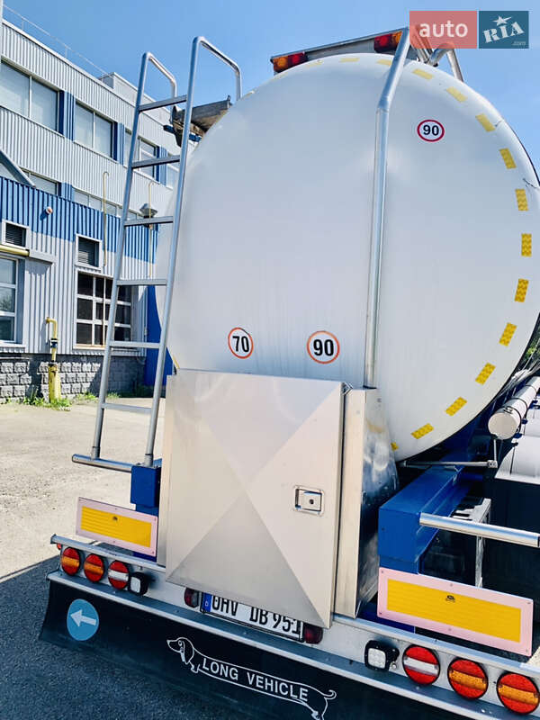 Цистерна полуприцеп Bodex NC 2011 в Киеве