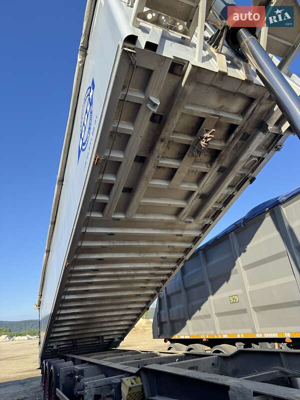 Зерновоз - полуприцеп Bodex Полуприцеп 2018 в Долине