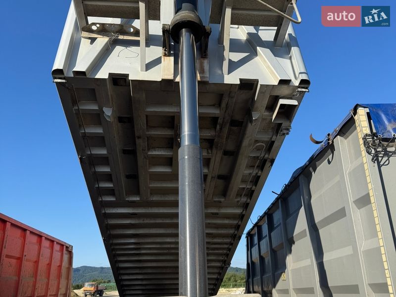 Зерновоз - полуприцеп Bodex Полуприцеп 2018 в Долине