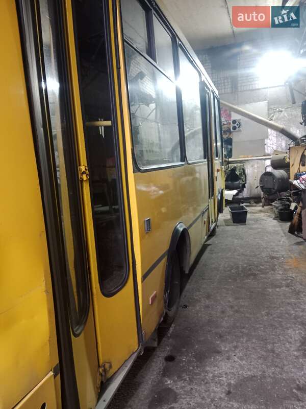 Приміський автобус Богдан А-069 2006 в Києві