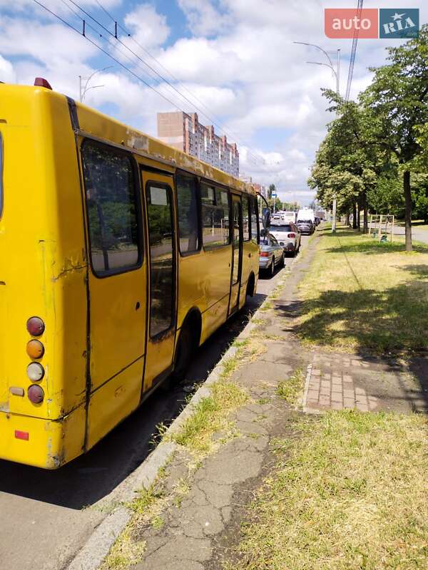 Городской автобус Богдан А-092 2005 в Киеве