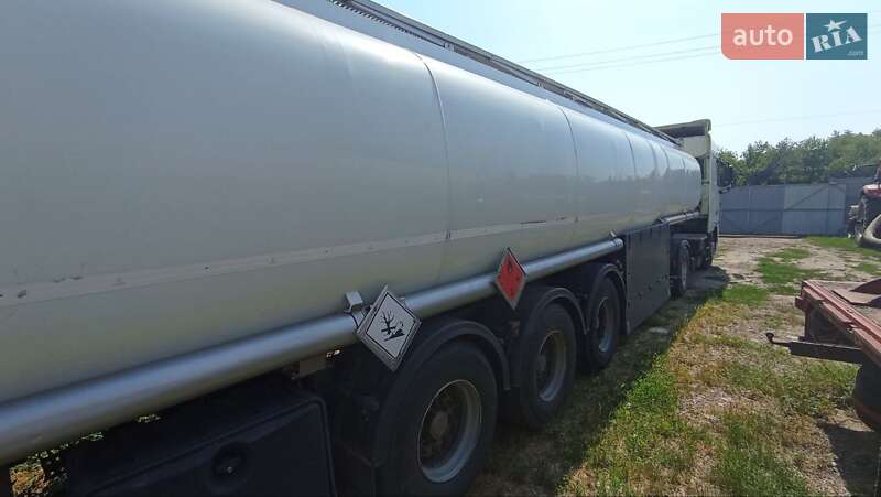 Цистерна напівпричіп Bolgan Bolgan 2000 в Черкасах