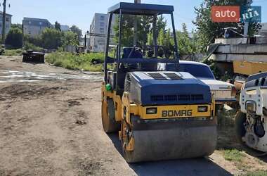 Дорожній каток Bomag AD 138 2004 в 