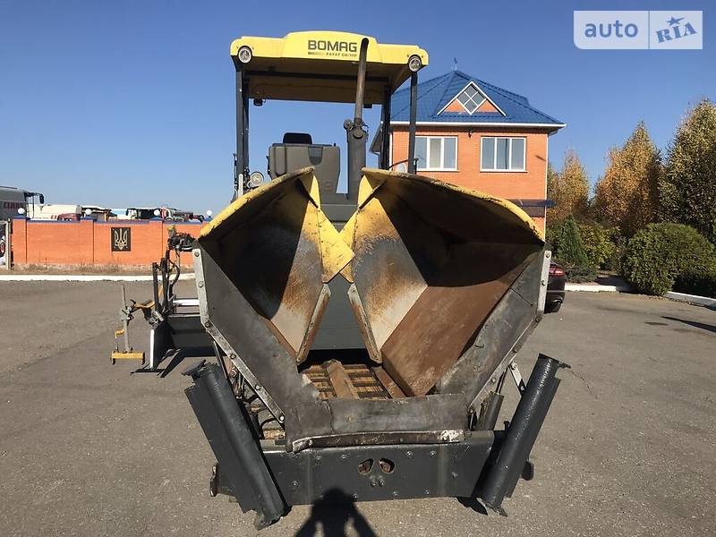 Асфальтоукладчик Bomag BF 2010 в Киеве