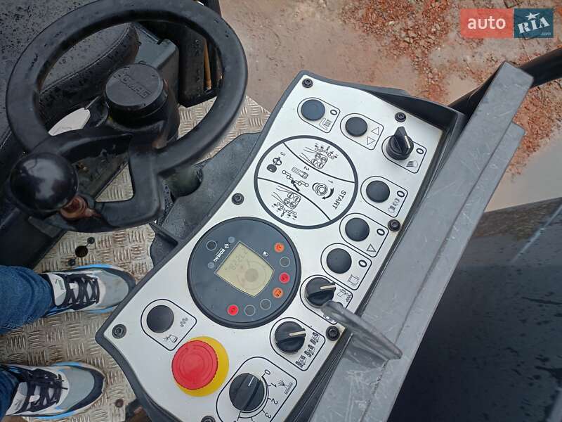 Дорожній каток Bomag BW-120AD 2015 в Львові