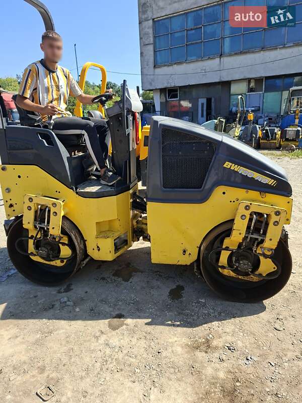 Дорожній каток Bomag BW-120AD 2015 в Львові