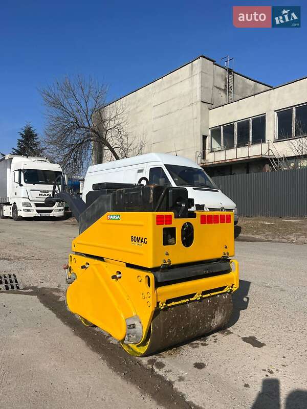 Дорожный каток Bomag BW 2015 в Львове